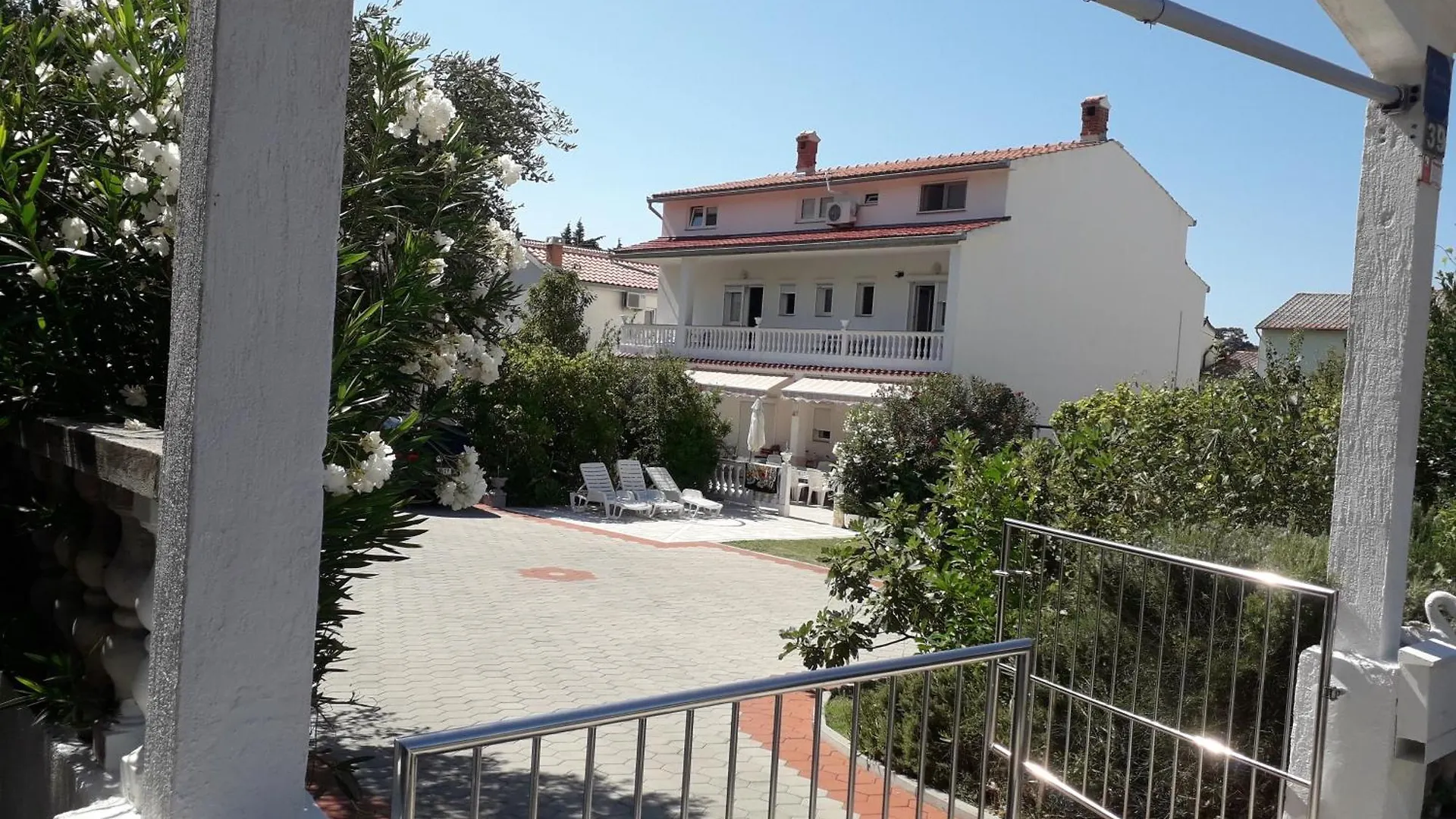 Fewo Daisy Mit Pool,Parking,Terrassen , Garten, Grill Palit 克罗地亚